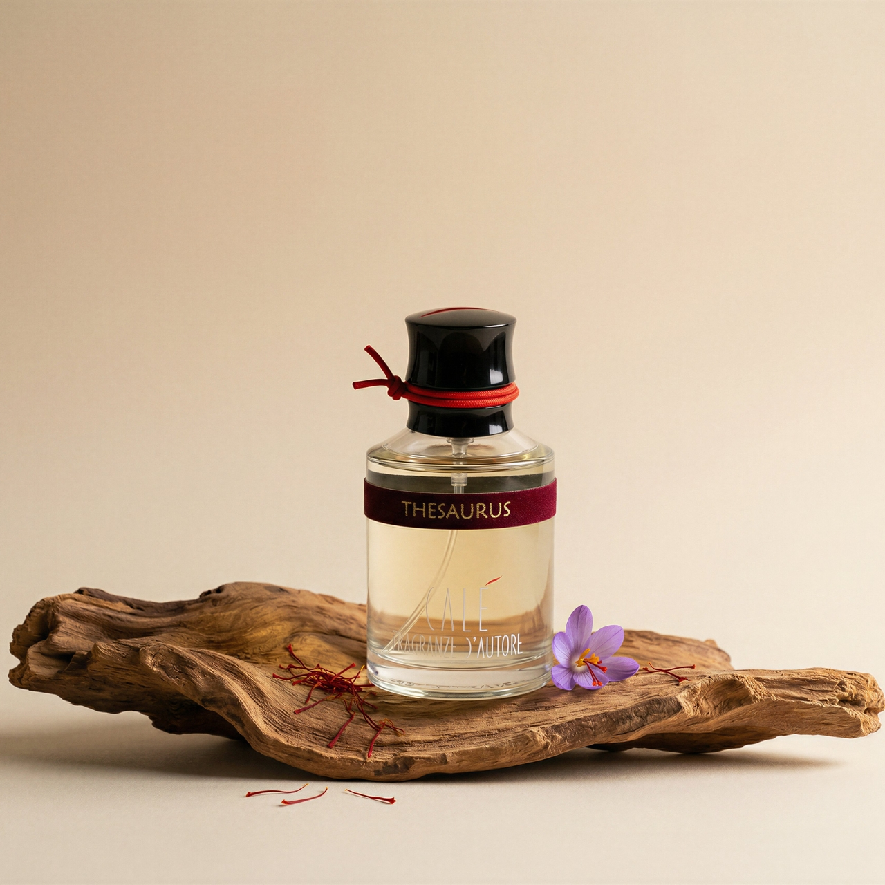 Calé Thesaurus perfume with saffron flower and sandalwood