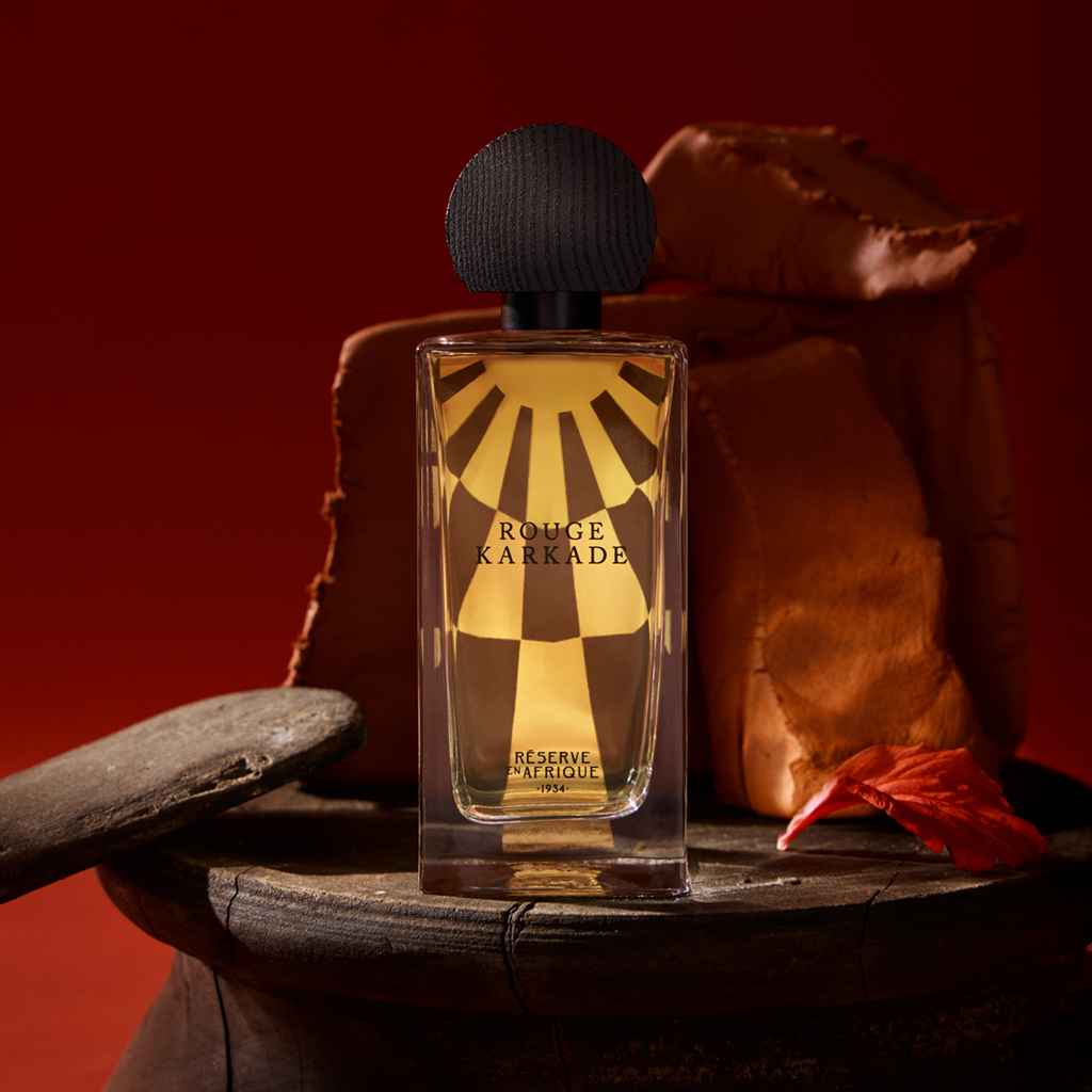 Rouge Karkadé by Réserve en Afrique in a warm red setting for the perfume review