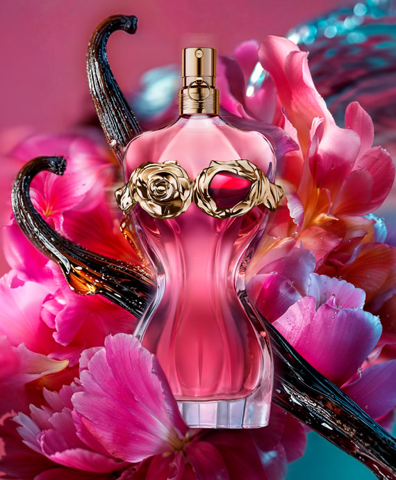 La Belle Rosea bottle with pink flowers and vanilla pods